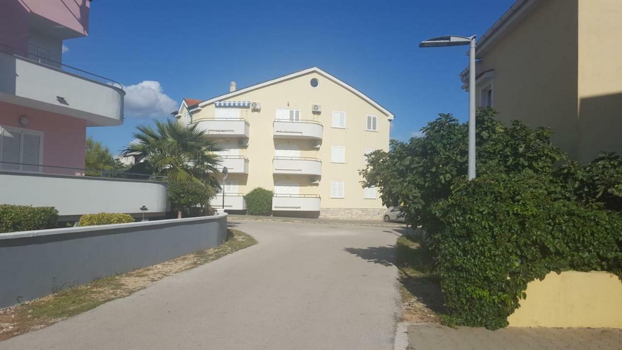 Apartamento Zagi Povljana Exterior foto